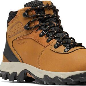 Columbia Men"s Newton Ridge Plus II Waterproof Hiking Boots, Size 7.5